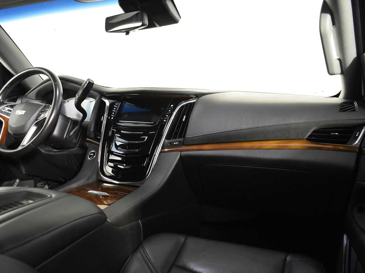 Cadillac Escalade с пробегом — 2018 год. Фото: #16