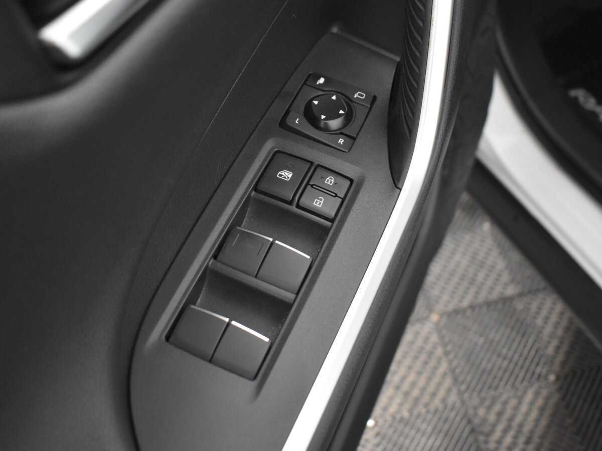 Toyota RAV4 с пробегом — 2021 год. Фото: #10