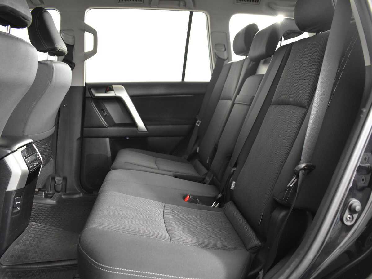 Toyota Land Cruiser Prado с пробегом — 2018 год. Фото: #6
