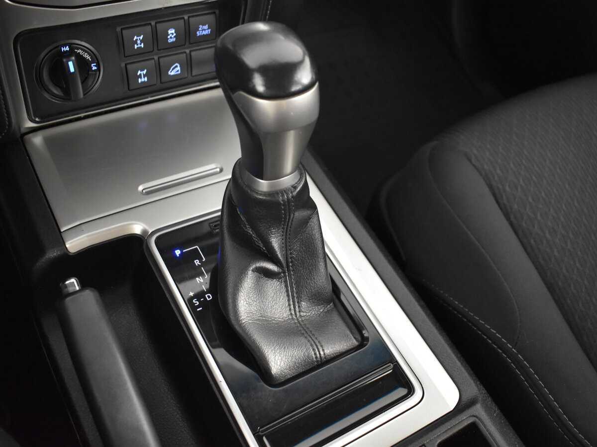 Toyota Land Cruiser Prado с пробегом — 2018 год. Фото: #16