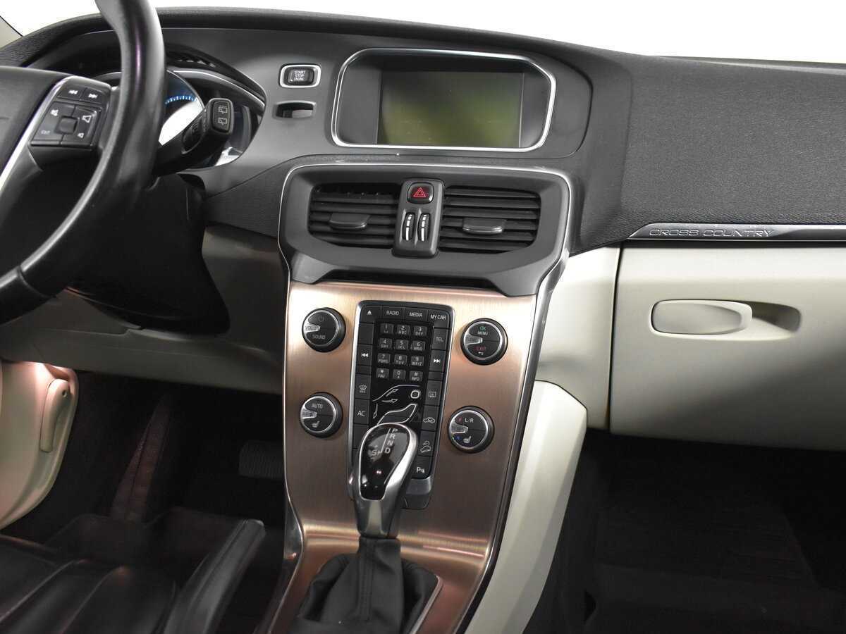 Volvo V40 Cross Country с пробегом — 2013 год. Фото: #10