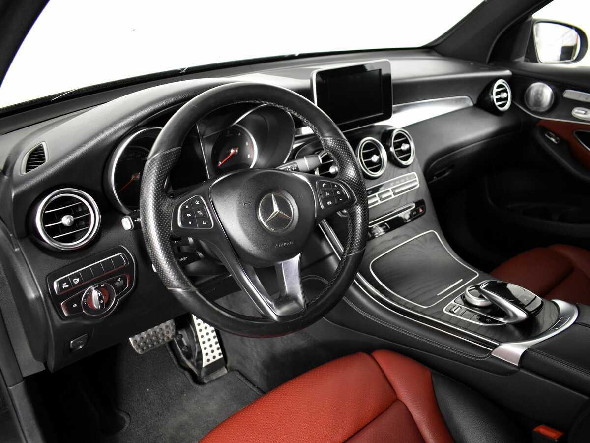 Mercedes-Benz GLC Coupe с пробегом — 2017 год. Фото: #11