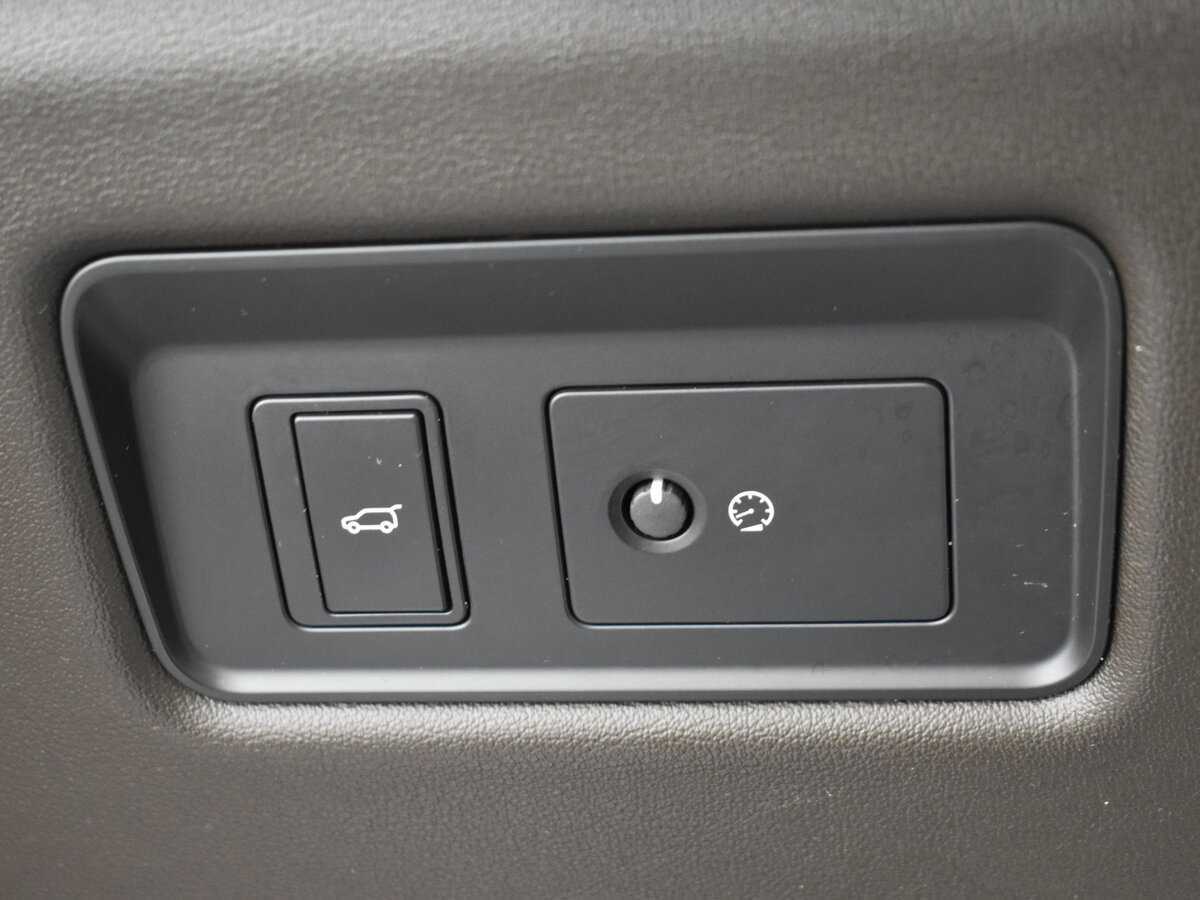 Land Rover Range Rover Sport с пробегом — 2018 год. Фото: #8