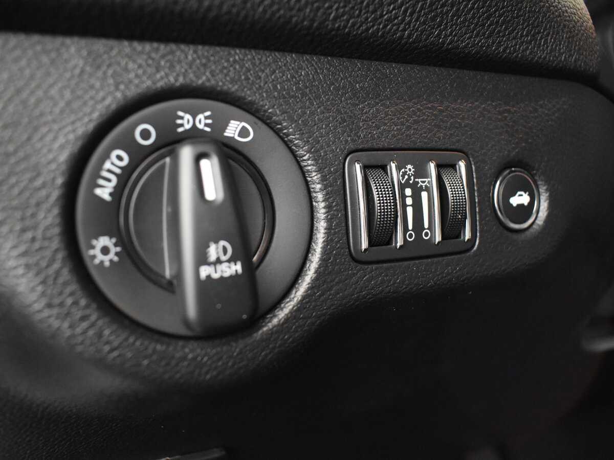 Dodge Challenger с пробегом — 2020 год. Фото: #8