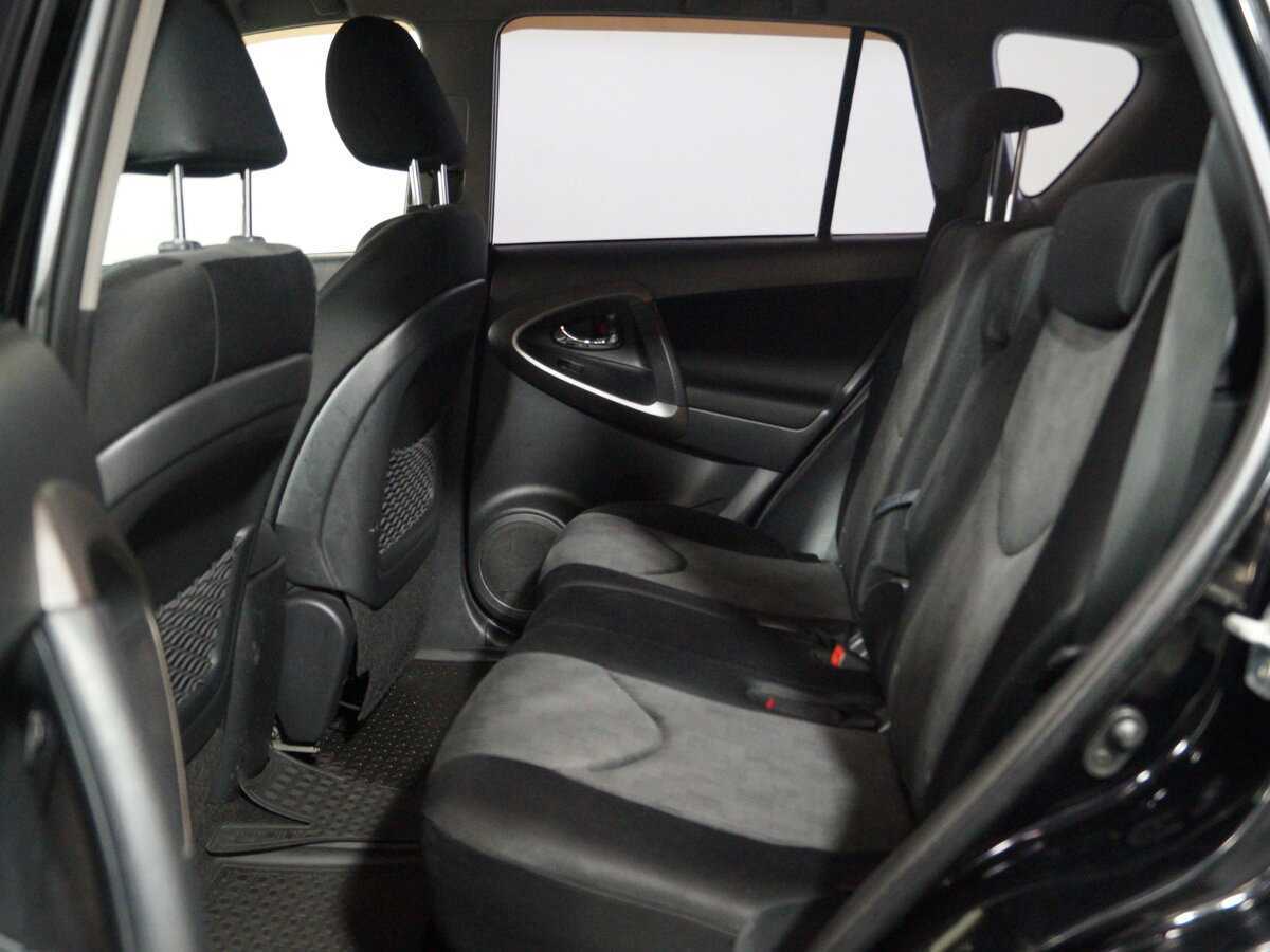 Toyota RAV4 с пробегом — 2011 год. Фото: #9