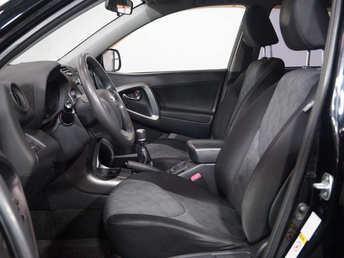 Toyota RAV4 с пробегом — 2011 год. Фото: #10