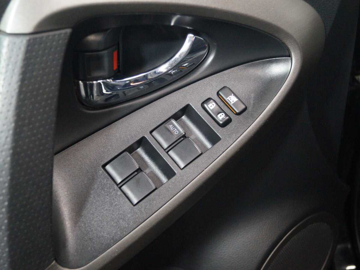 Toyota RAV4 с пробегом — 2011 год. Фото: #11