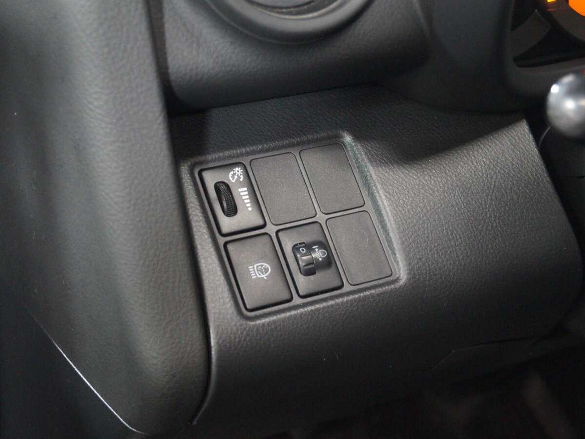 Toyota RAV4 с пробегом — 2011 год. Фото: #12