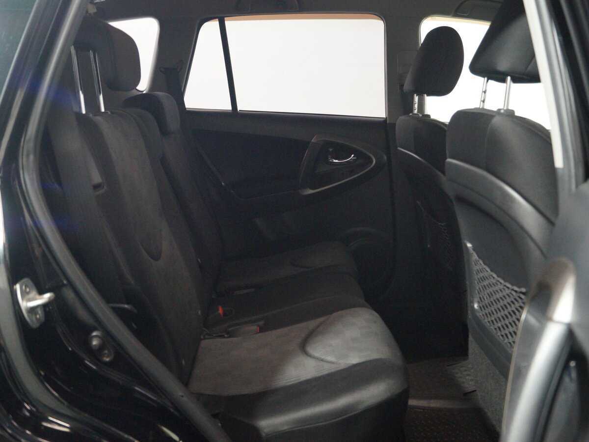 Toyota RAV4 с пробегом — 2011 год. Фото: #13