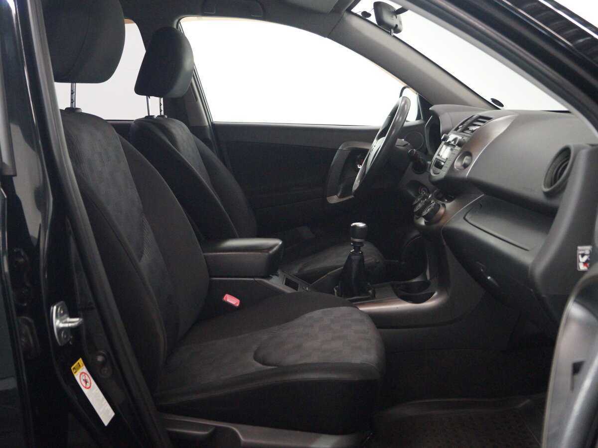 Toyota RAV4 с пробегом — 2011 год. Фото: #14