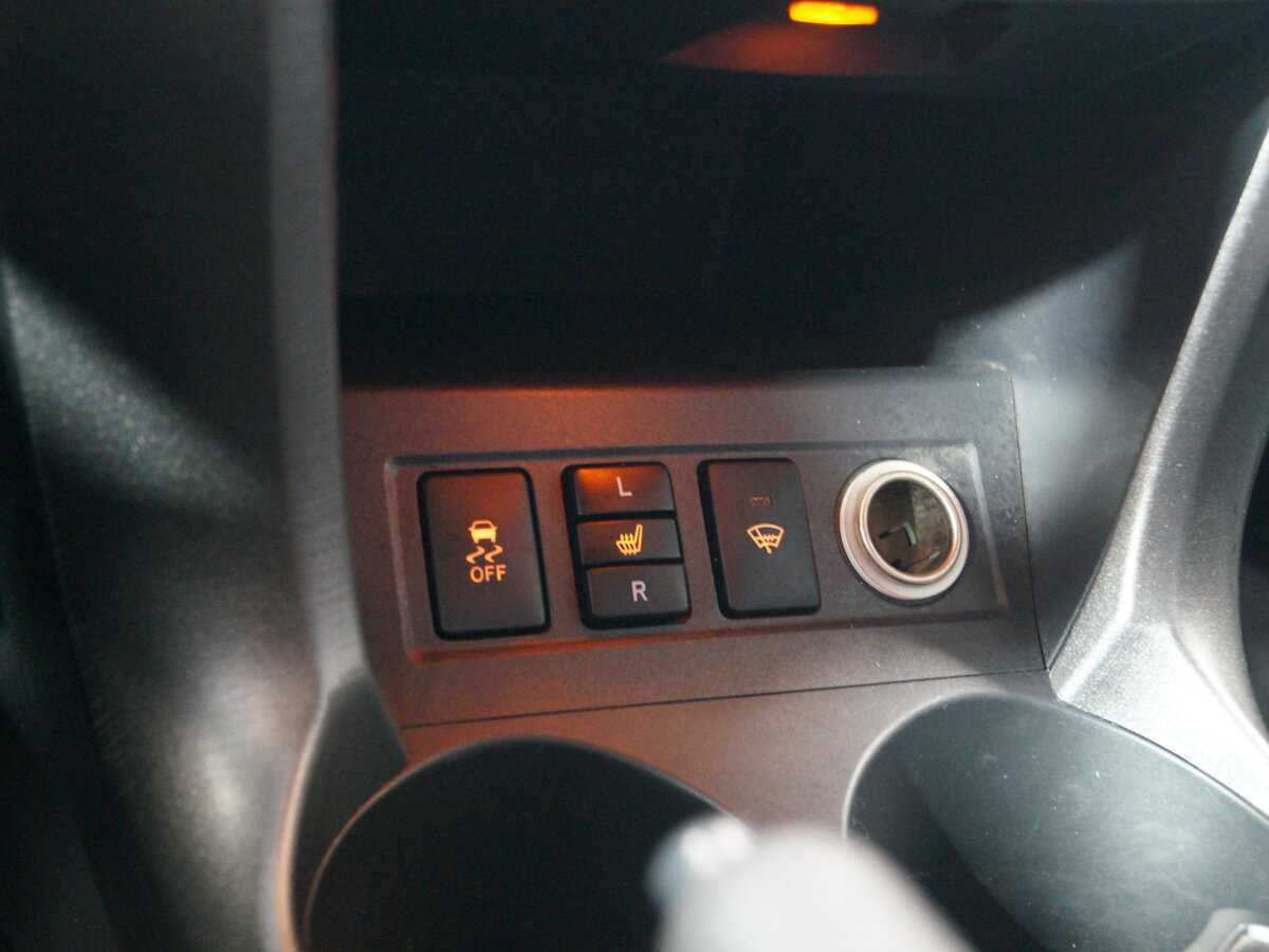 Toyota RAV4 с пробегом — 2011 год. Фото: #18