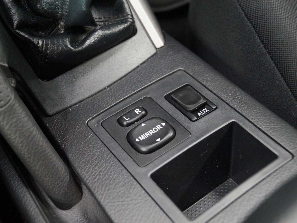 Toyota RAV4 с пробегом — 2011 год. Фото: #19