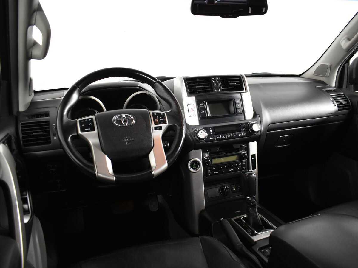 Toyota Land Cruiser Prado с пробегом — 2010 год. Фото: #10