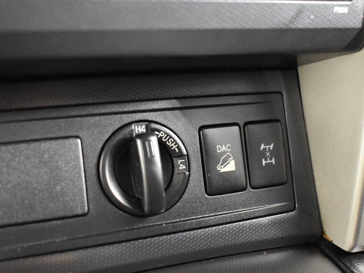 Toyota Land Cruiser Prado с пробегом — 2010 год. Фото: #16