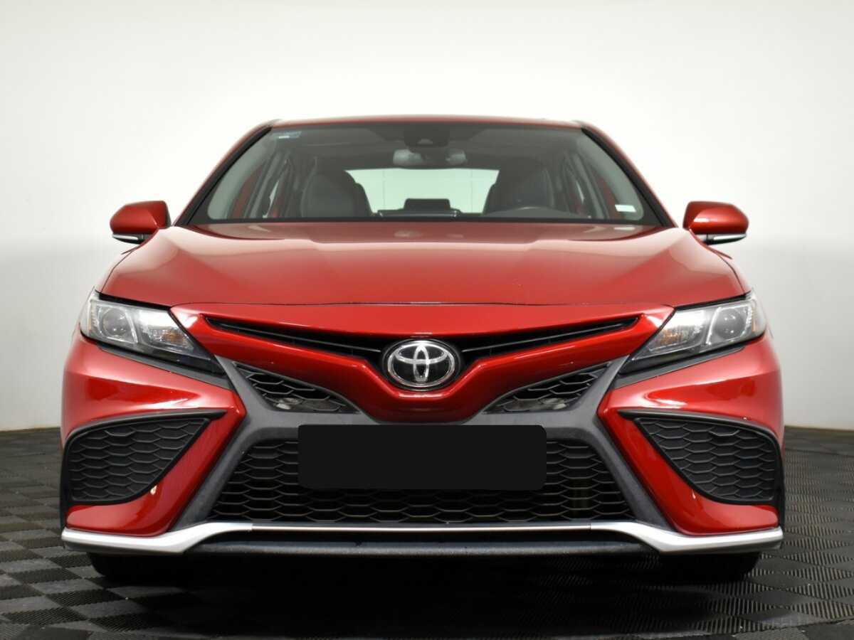 Toyota Camry с пробегом — 2022 год. Фото: #1