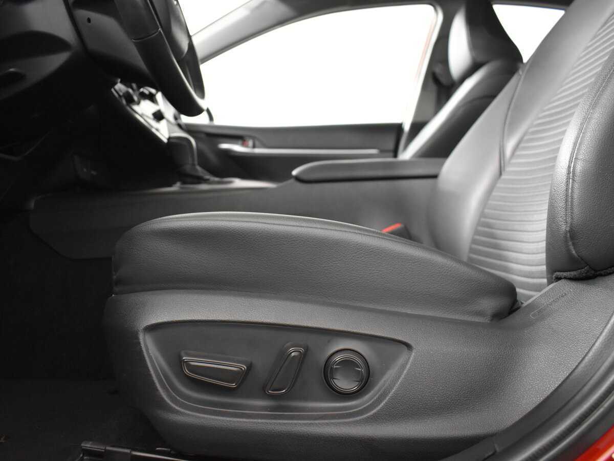 Toyota Camry с пробегом — 2022 год. Фото: #6