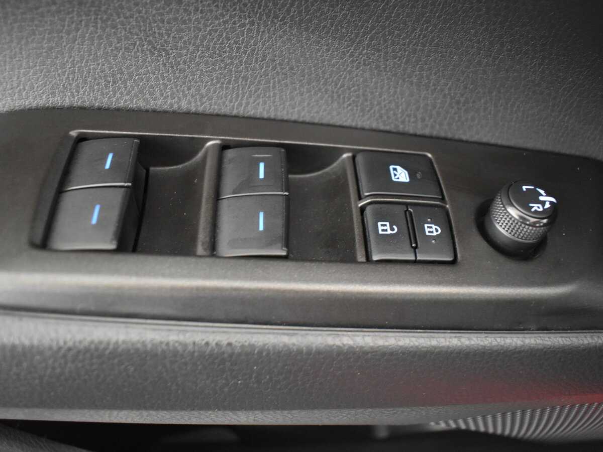 Toyota Camry с пробегом — 2022 год. Фото: #8