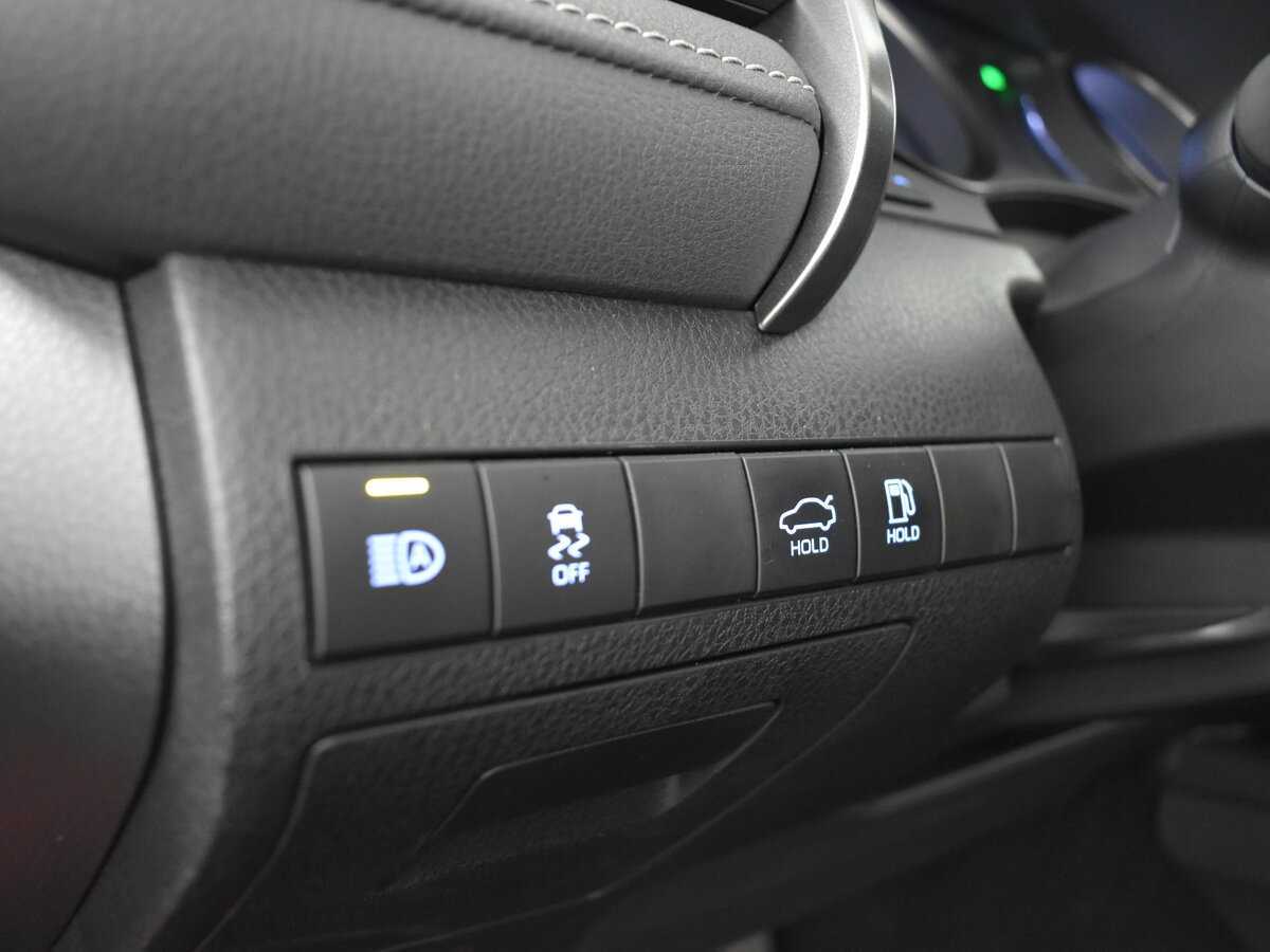 Toyota Camry с пробегом — 2022 год. Фото: #9