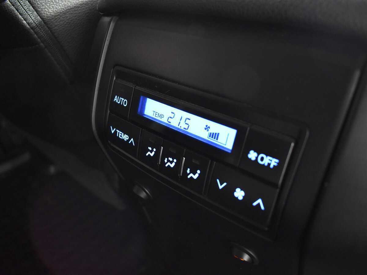 Toyota Land Cruiser Prado с пробегом — 2018 год. Фото: #11