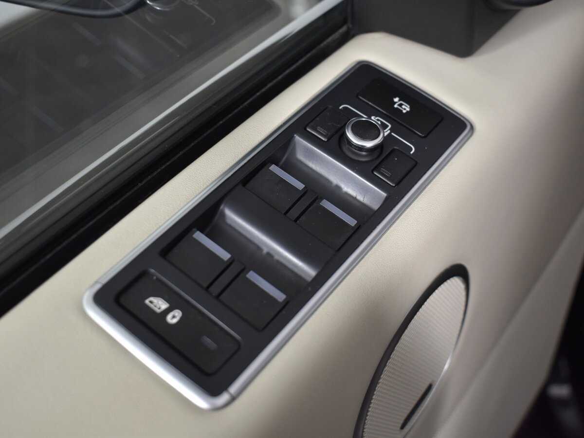 Land Rover Range Rover с пробегом — 2013 год. Фото: #12