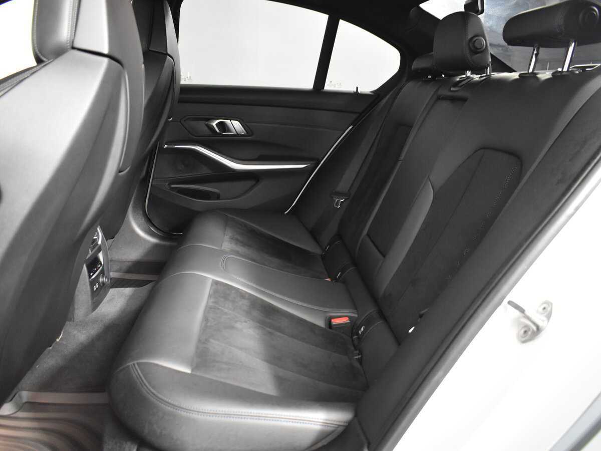 BMW 3 серии с пробегом — 2019 год. Фото: #6