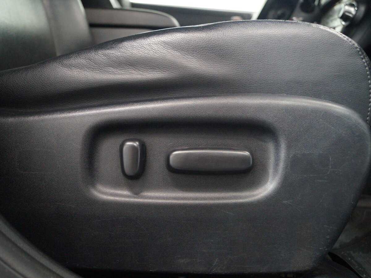 Toyota Highlander с пробегом — 2011 год. Фото: #19