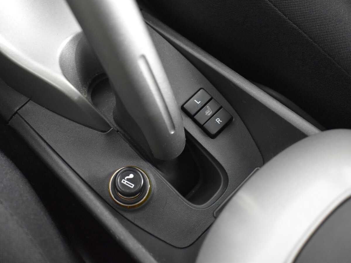 Toyota Auris с пробегом — 2007 год. Фото: #14