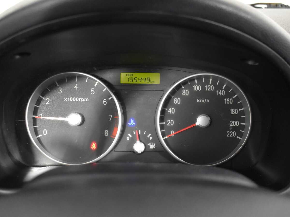 Hyundai Verna с пробегом — 2007 год. Фото: #13