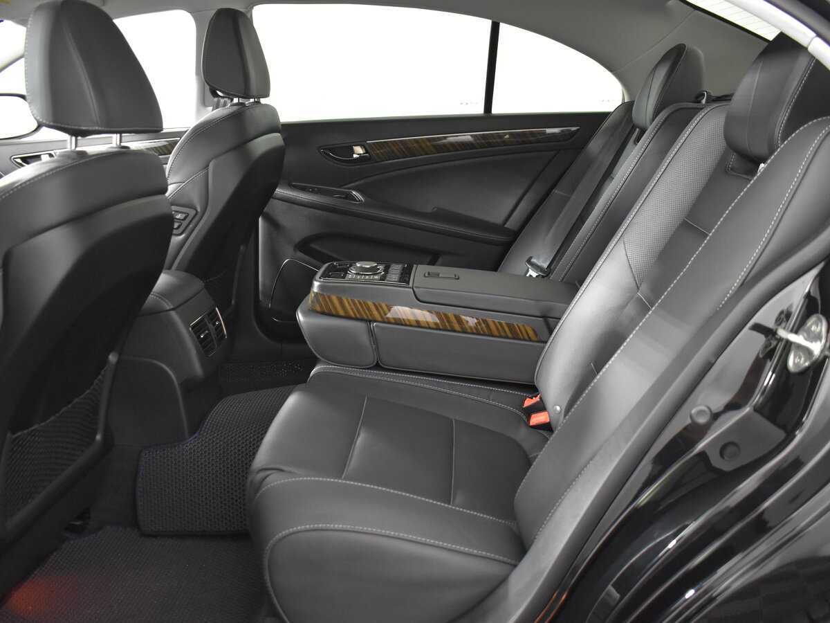 Hongqi H7 с пробегом — 2022 год. Фото: #8