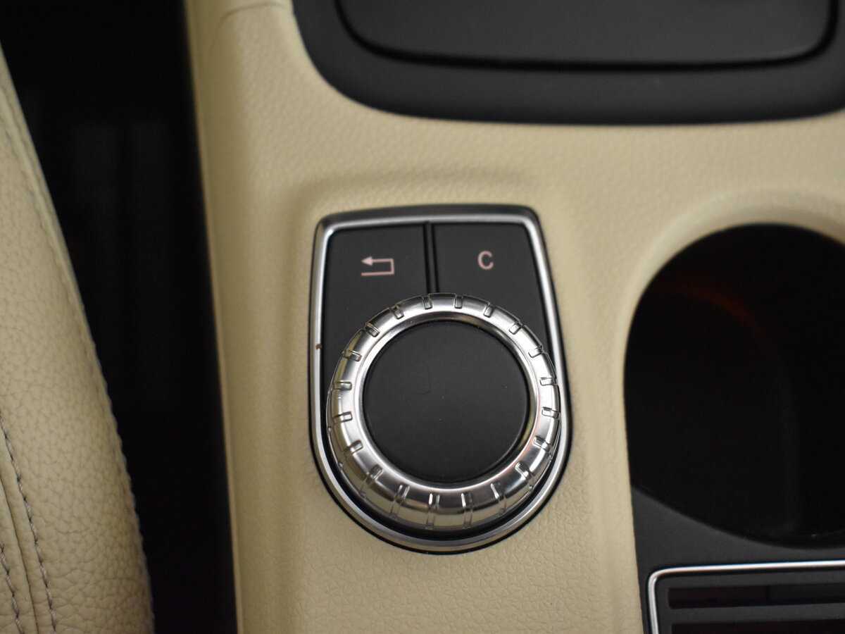 Mercedes-Benz CLA с пробегом — 2013 год. Фото: #16