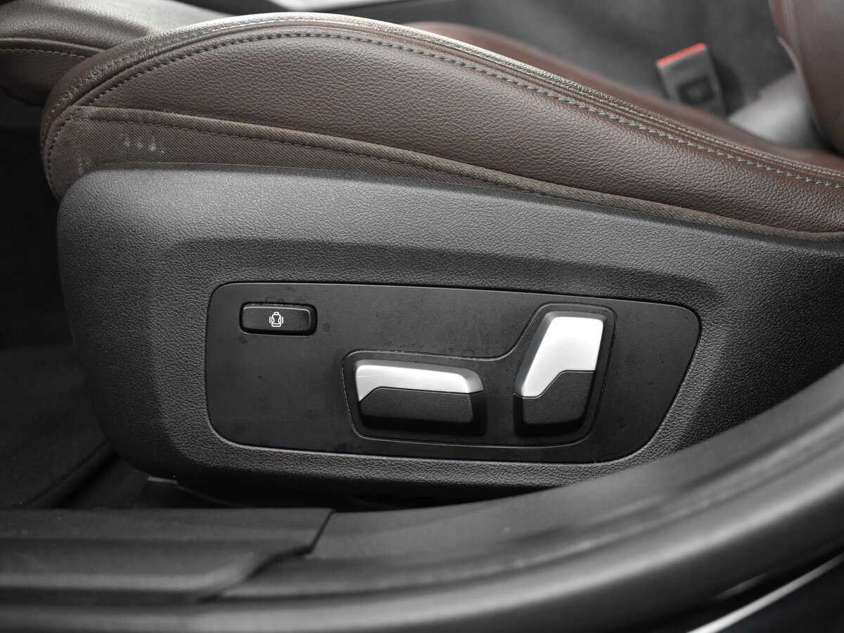 BMW 3 серии с пробегом — 2020 год. Фото: #11