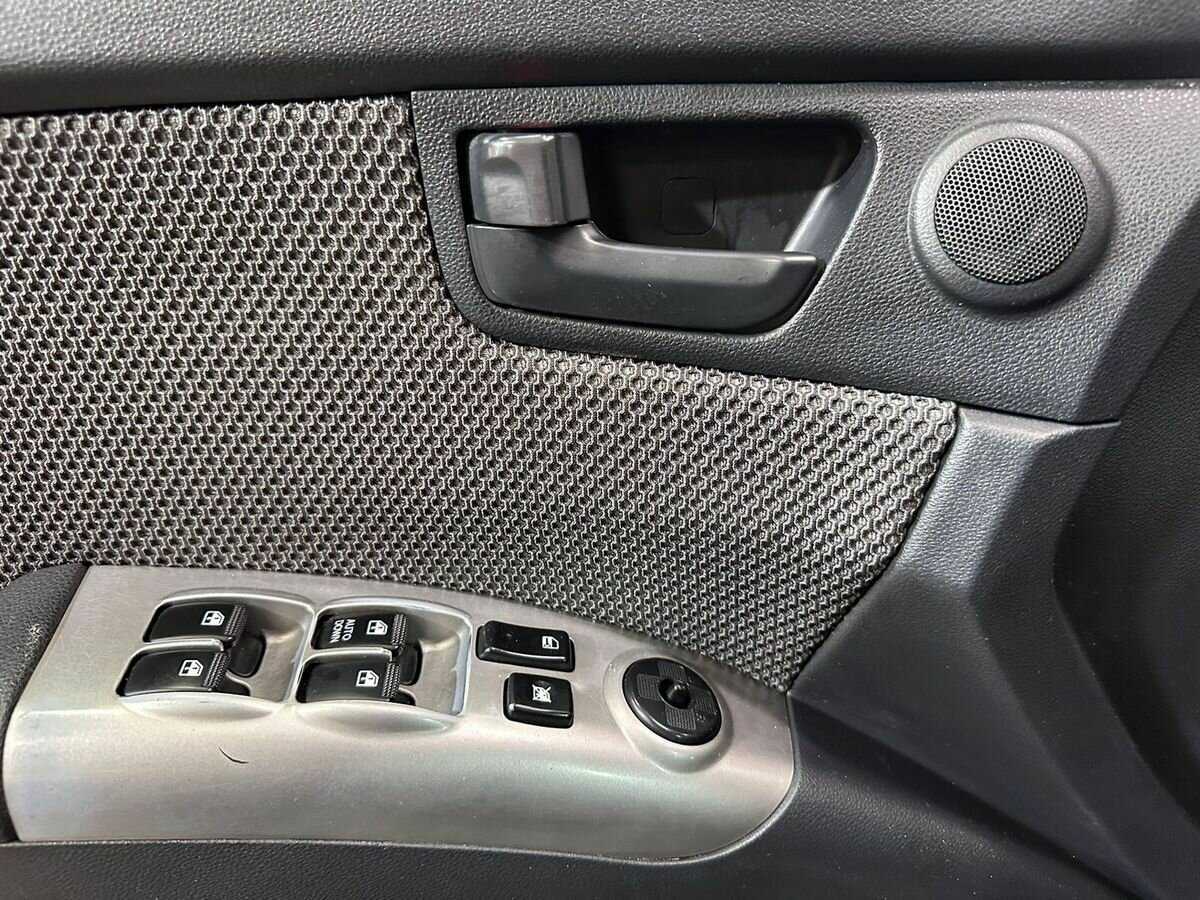 Kia Sportage с пробегом — 2010 год. Фото: #12