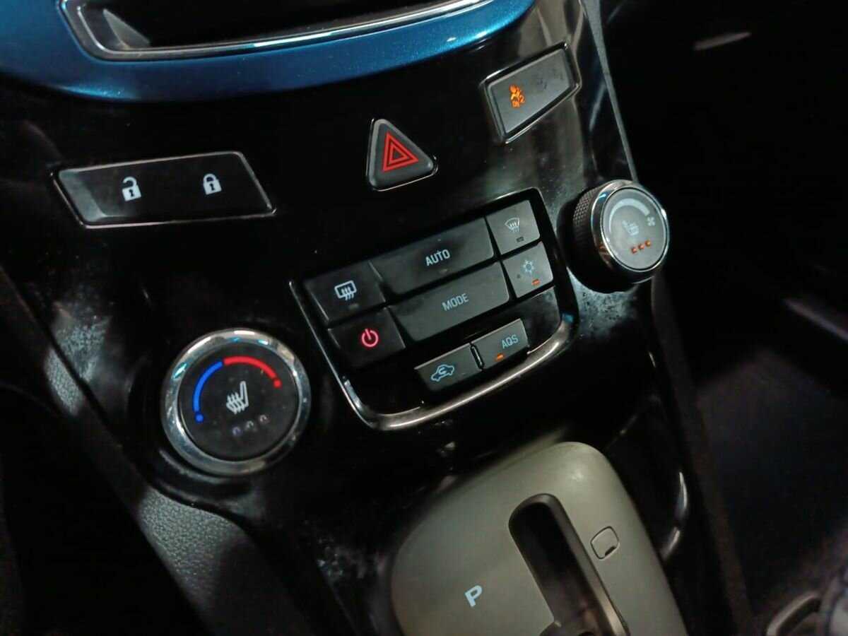 Chevrolet Orlando с пробегом — 2012 год. Фото: #13