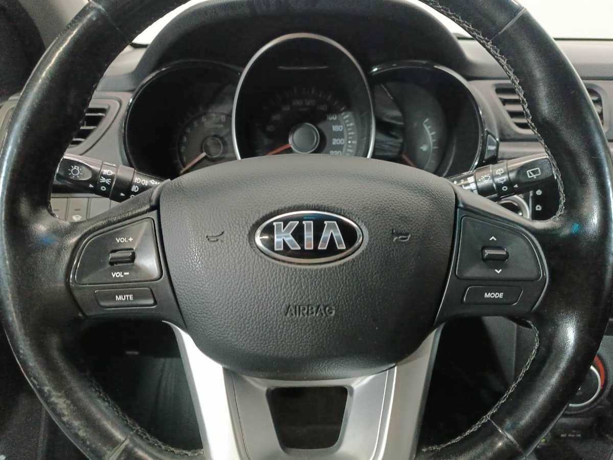 Kia Rio с пробегом — 2015 год. Фото: #13