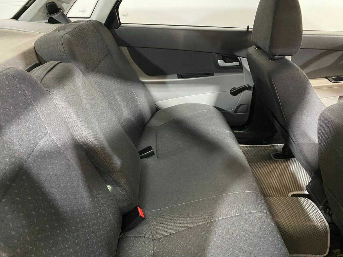 Lada (ВАЗ) Priora с пробегом — 2011 год. Фото: #10