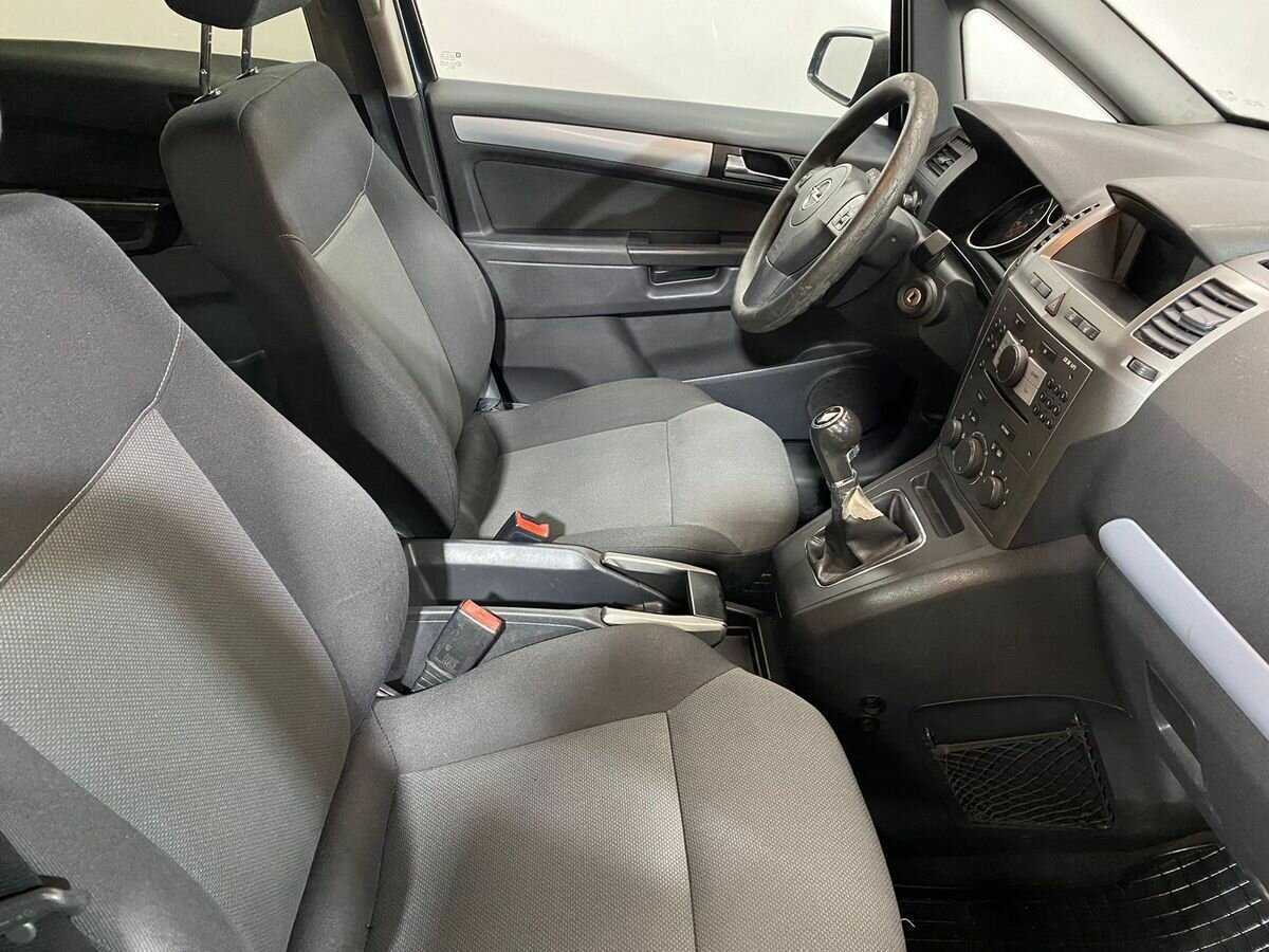Opel Zafira с пробегом — 2006 год. Фото: #9