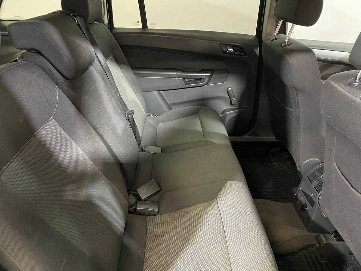 Opel Zafira с пробегом — 2006 год. Фото: #10