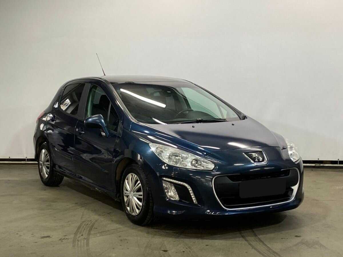 Peugeot 308 с пробегом — 2011 год. Фото: #2