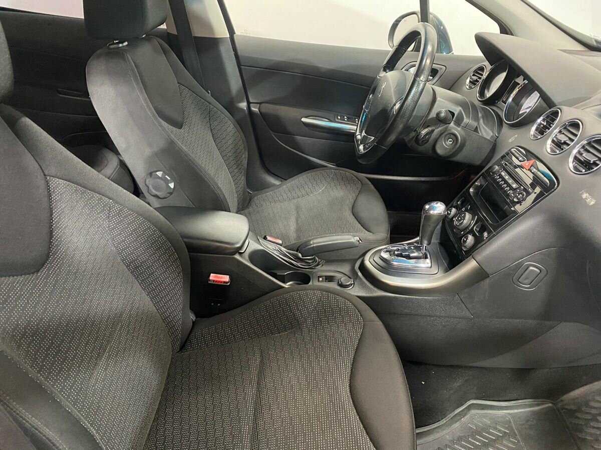 Peugeot 308 с пробегом — 2011 год. Фото: #9