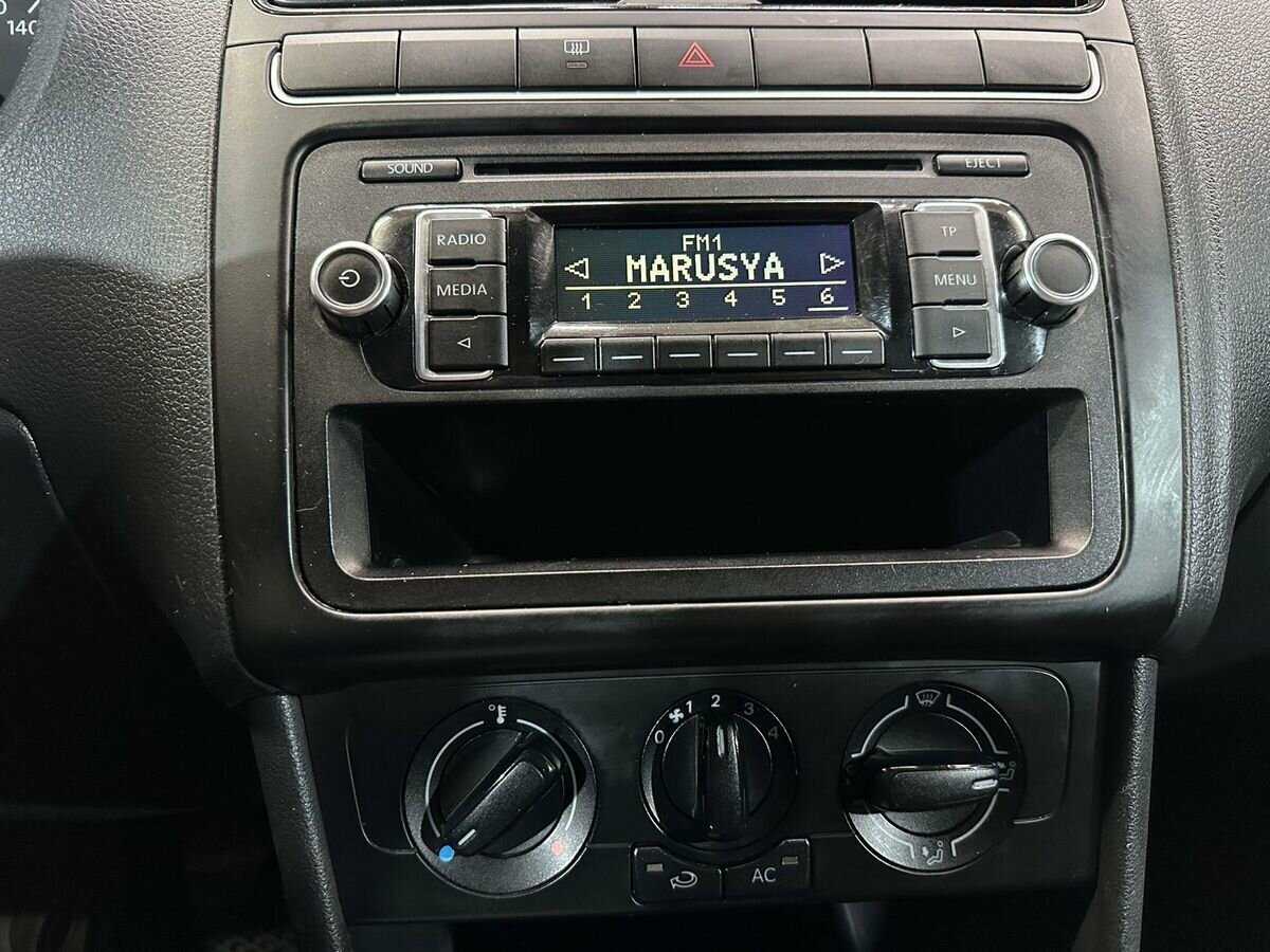 Volkswagen Polo с пробегом — 2011 год. Фото: #12