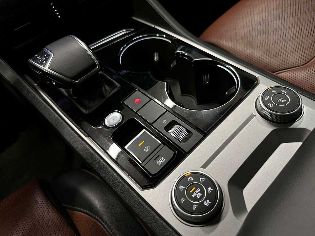 Volkswagen Touareg с пробегом — 2020 год. Фото: #12