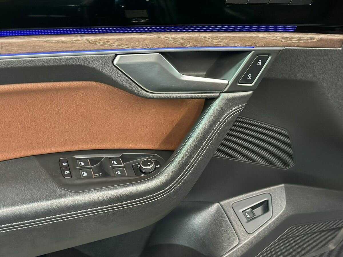 Volkswagen Touareg с пробегом — 2020 год. Фото: #17