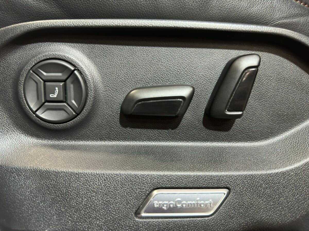 Volkswagen Touareg с пробегом — 2020 год. Фото: #19