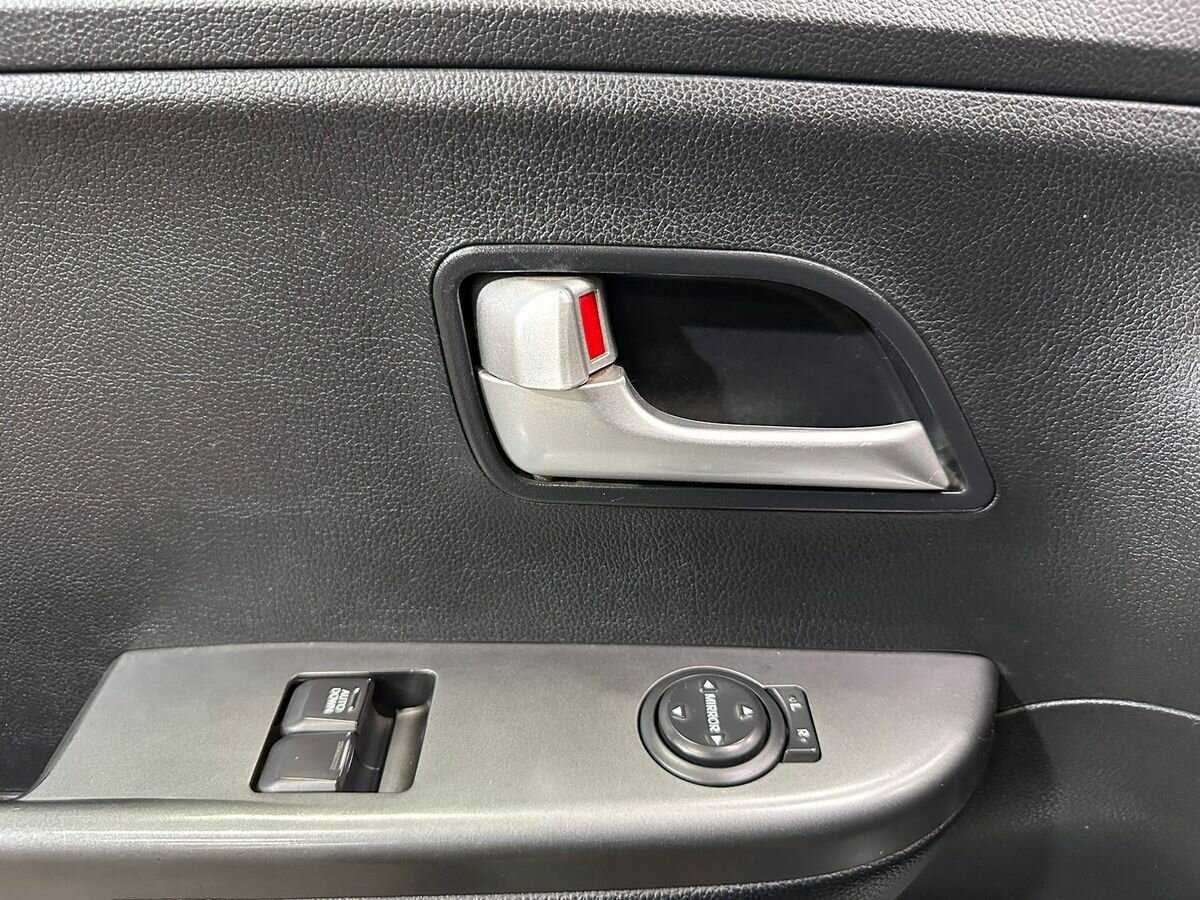 Kia Rio с пробегом — 2013 год. Фото: #13