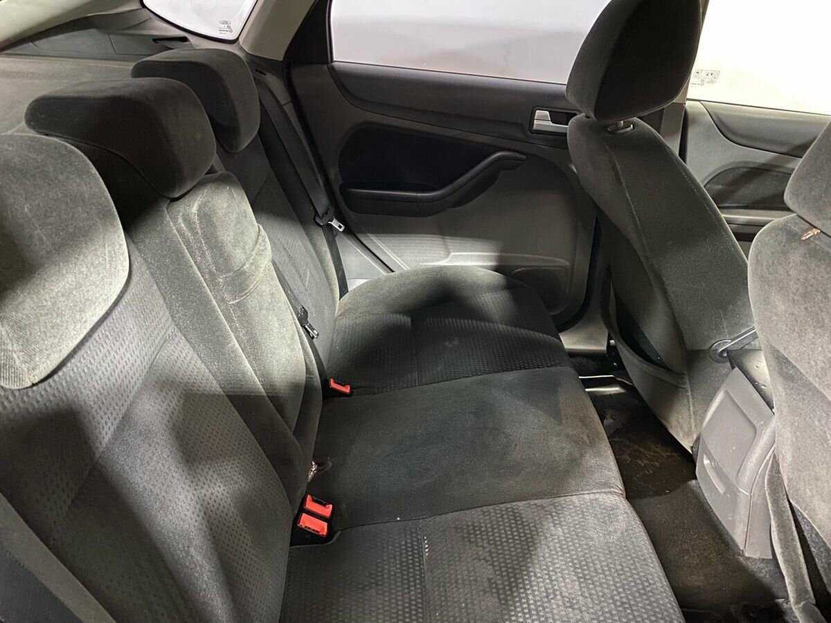 Ford Focus с пробегом — 2006 год. Фото: #10