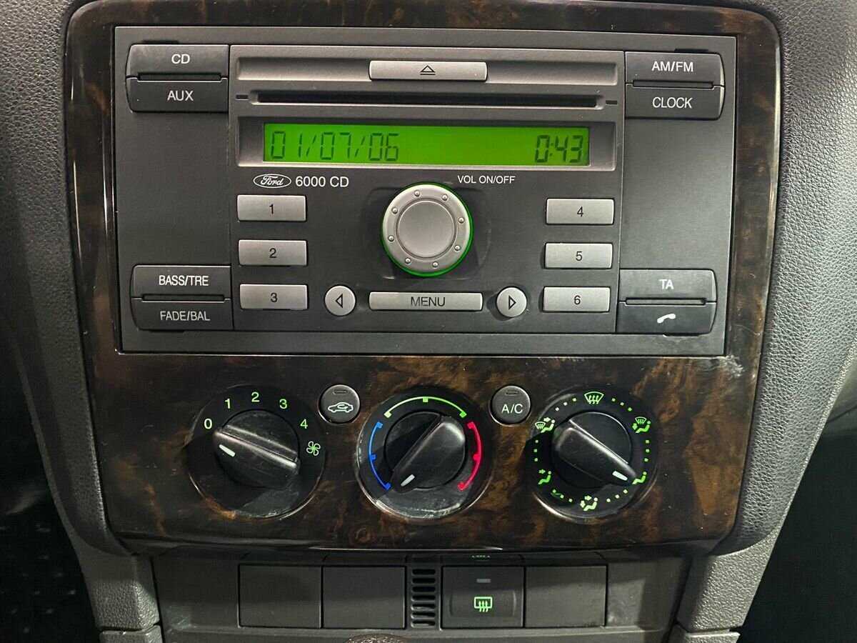 Ford Focus с пробегом — 2006 год. Фото: #12