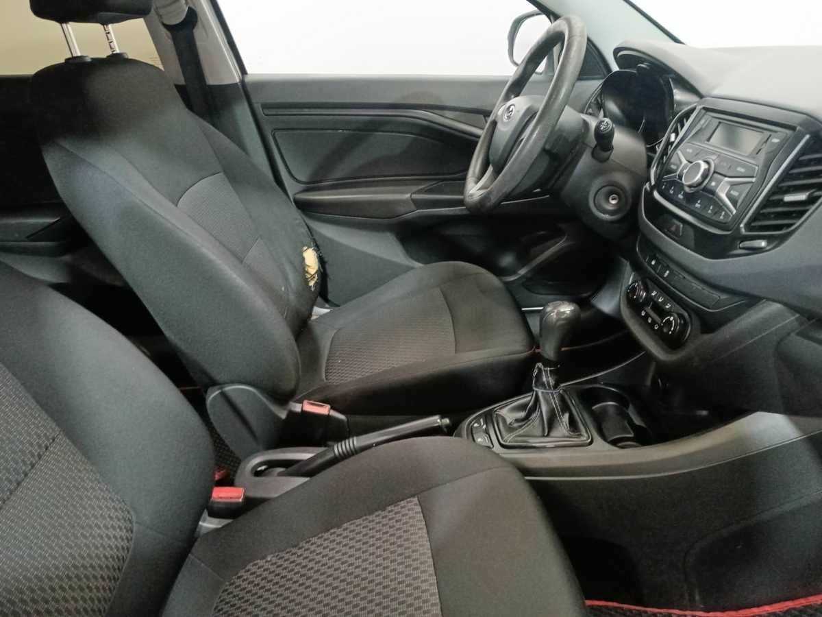 Lada (ВАЗ) Vesta с пробегом — 2016 год. Фото: #9