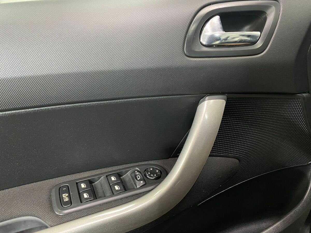 Peugeot 308 с пробегом — 2011 год. Фото: #14