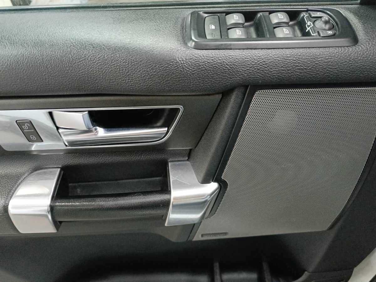 Land Rover Discovery с пробегом — 2013 год. Фото: #16