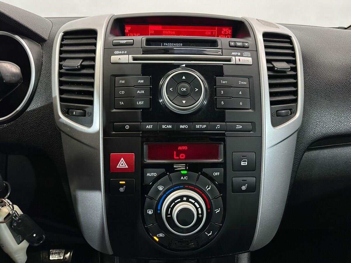 Kia Venga с пробегом — 2011 год. Фото: #12